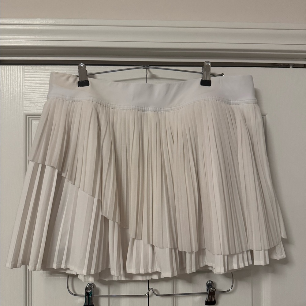 Lululemon White Tennis/Active Skort – Size 16 – Gently Used